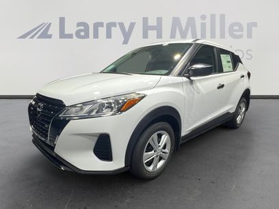 New 2025 Nissan Kicks S