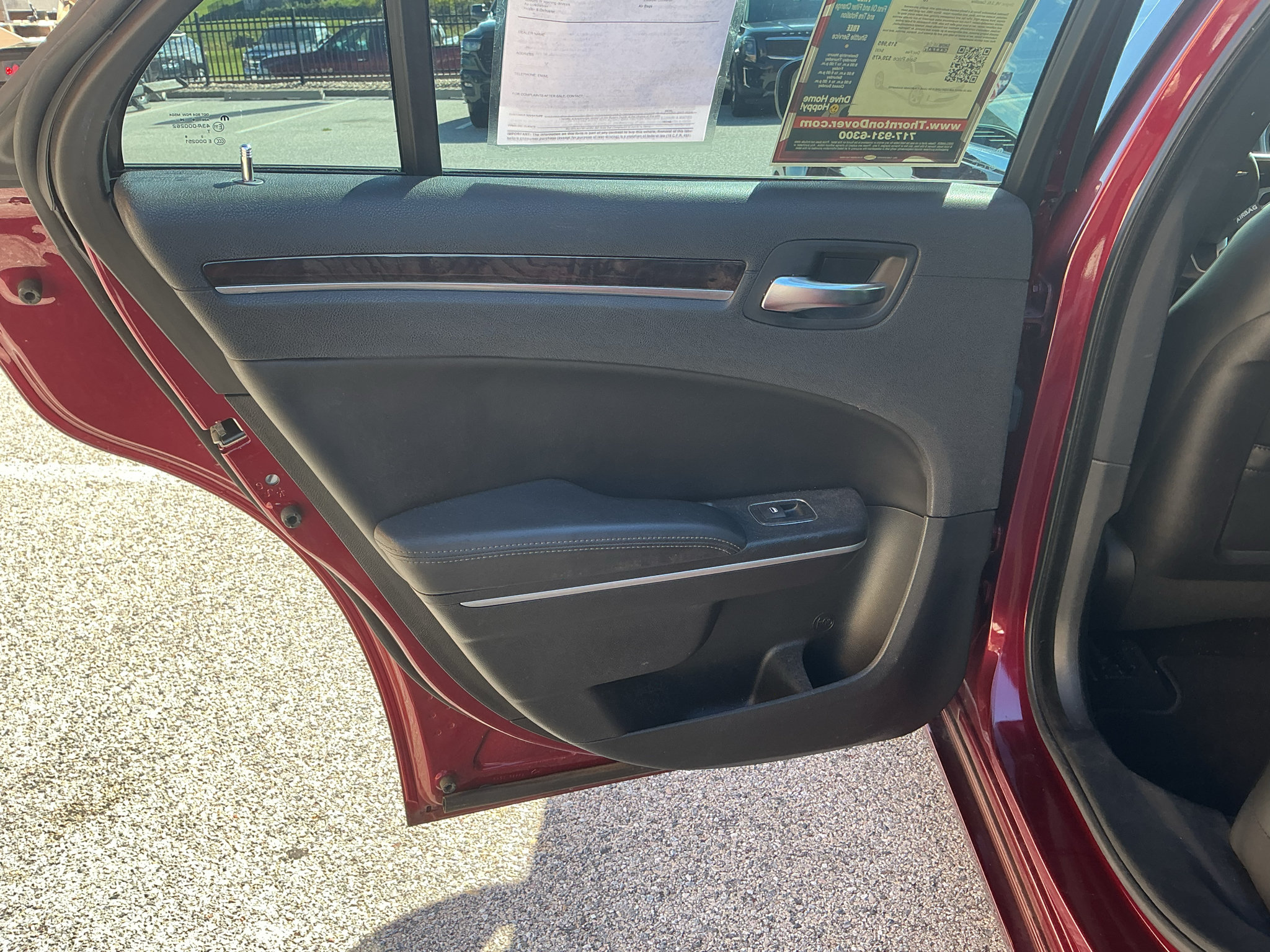 Used 2019 Chrysler 300 Limited AWD/4WD image 24