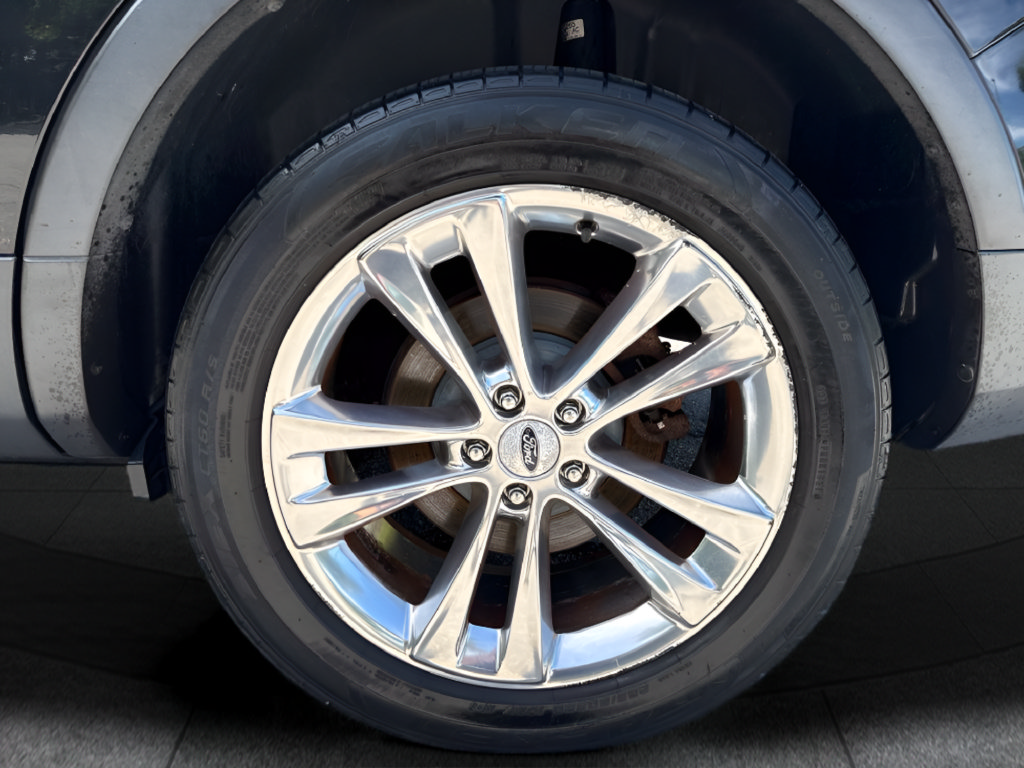 Used 2019 Ford Explorer XLT w/ Equipment Group 202A AWD/4WD image 46