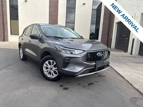 Used 2024 Ford Escape Active w/ Tech Pack #1 AWD/4WD image 1