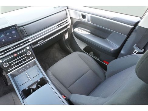 Used 2025 Hyundai Santa Fe SE FWD image 29