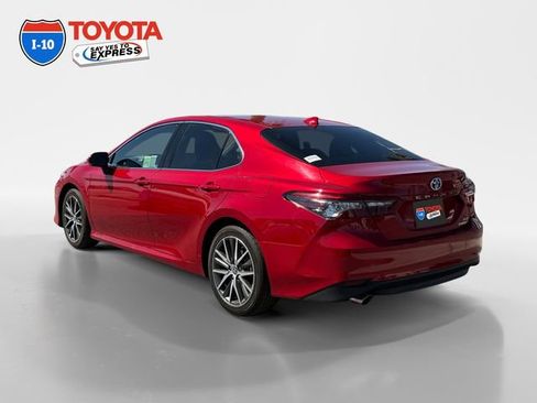 Certified 2024 Toyota Camry XLE FWD image 3