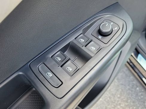 New 2026 Volkswagen Taos SE AWD/4WD image 15