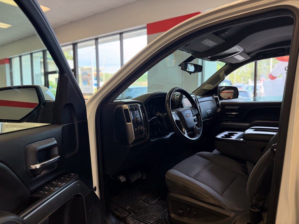 Used 2019 Chevrolet Silverado 1500 LT w/ All Star Edition AWD/4WD image 7
