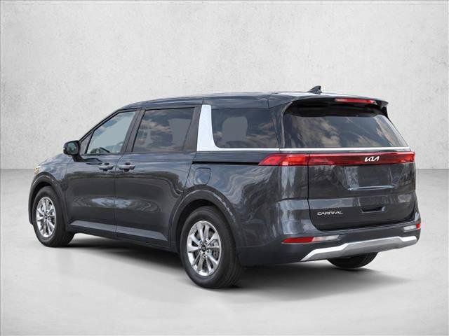 Used 2024 Kia Carnival LX FWD image 5