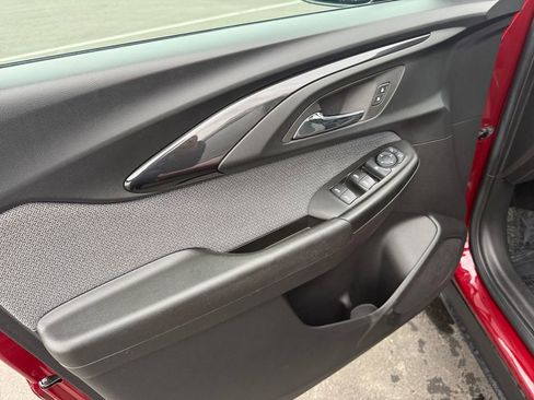 Certified 2023 Chevrolet TrailBlazer LT w/ LPO, Blackout Package image 11