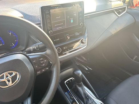 Used 2020 Toyota Corolla LE image 19