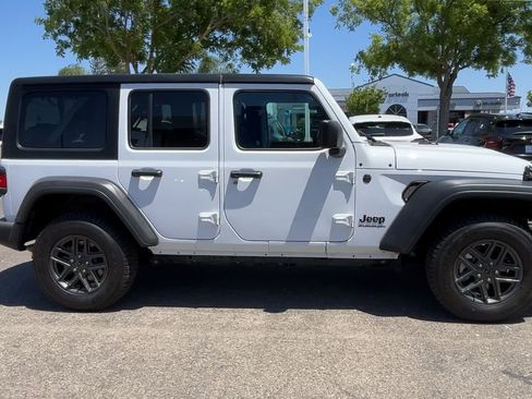 Used 2025 Jeep Wrangler Unlimited Sport AWD/4WD image 8