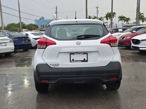 Used 2019 Nissan Kicks S FWD image 7