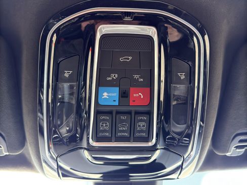 Used 2024 Jeep Grand Wagoneer L Series II w/ Quick Order Packagew 28T image 30