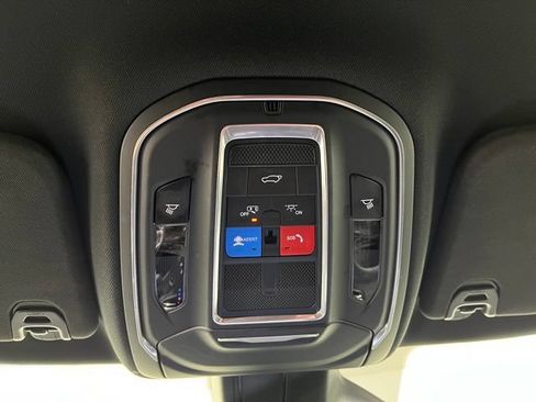 Used 2022 Jeep Wagoneer Series I AWD/4WD image 36