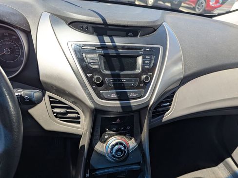Used 2013 Hyundai Elantra GLS w/ Preferred Pkg FWD image 12