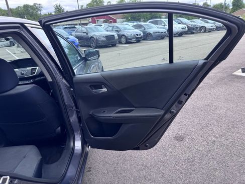 Used 2017 Honda Accord LX image 14