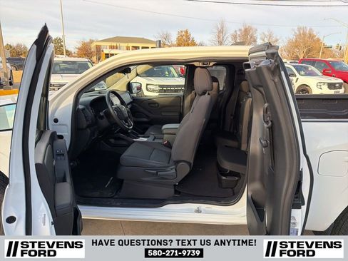 Used 2023 Nissan Frontier S image 14