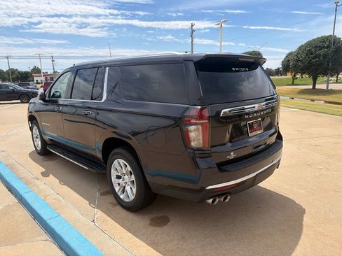 Used 2022 Chevrolet Suburban Premier AWD/4WD image 9