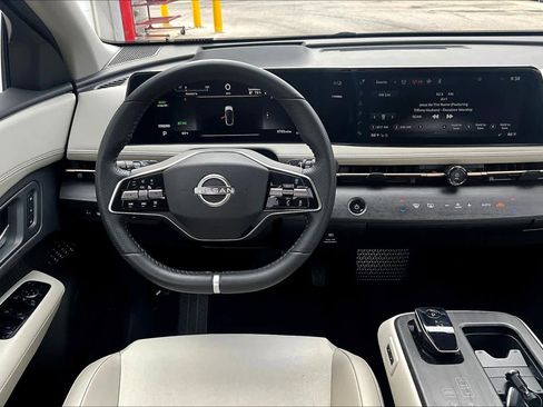 Used 2023 Nissan Ariya FWD image 5
