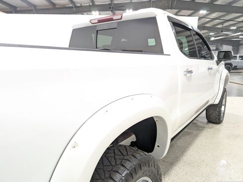 Used 2019 Chevrolet Silverado 1500 High Country image 3