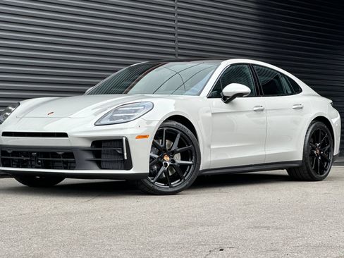 New 2026 Porsche Panamera RWD image 1