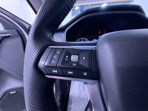 Used 2025 Mitsubishi Outlander SE FWD image 20