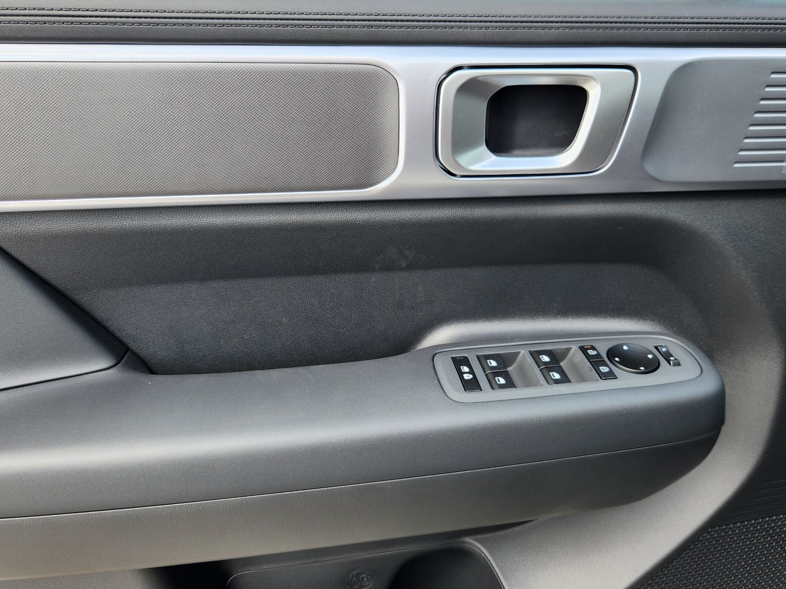 Certified 2026 Hyundai Santa Fe SE AWD/4WD image 10