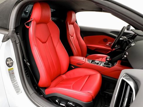 Used 2020 Audi R8 V10 w/ 20" Wheel Package image 33