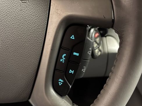 Used 2011 GMC Yukon SLT w/ SLT-2 Equipment Package image 21