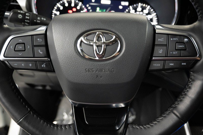 Used 2021 Toyota Highlander Platinum AWD/4WD image 23