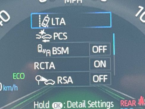 Used 2025 Toyota RAV4 XLE AWD/4WD image 18