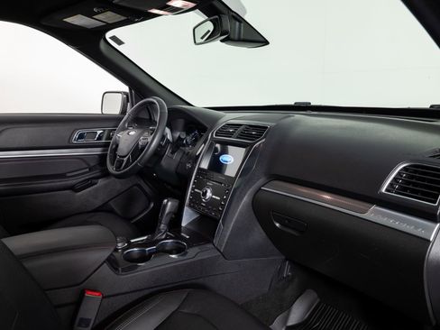 Used 2018 Ford Explorer Sport w/ Equipment Group 401A AWD/4WD image 28