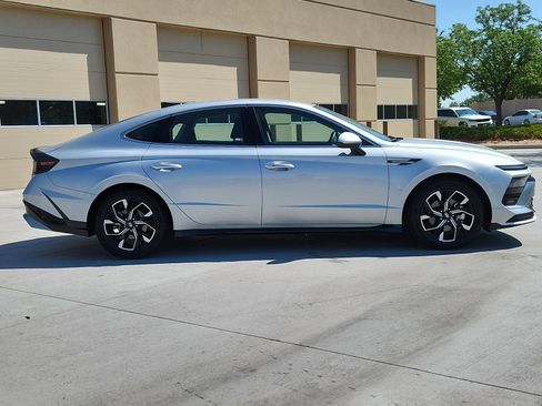 Used 2025 Hyundai Sonata SEL FWD image 6