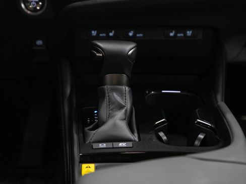 Used 2025 Lexus ES 300h FWD image 18