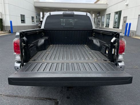 Used 2017 Toyota Tacoma Limited image 42