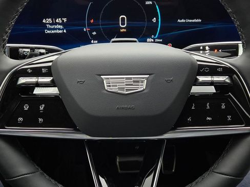 New 2026 Cadillac Optiq Luxury 1 image 17