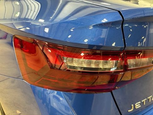 Used 2023 Volkswagen Jetta SE FWD image 8