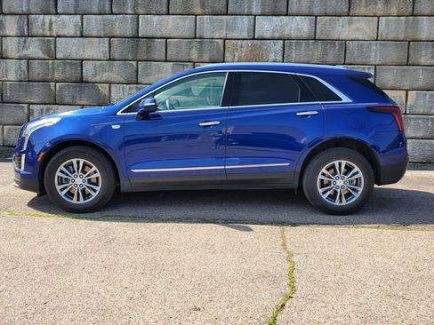 Used 2023 Cadillac XT5 Premium Luxury image 2