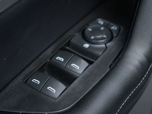 Used 2019 Chevrolet Blazer LT image 16