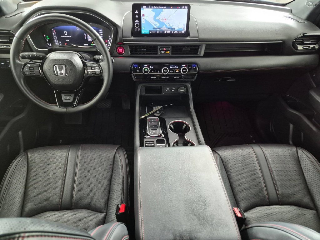 Used 2025 Honda Pilot Black Edition image 25