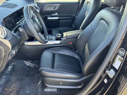 Used 2023 Mercedes-Benz EQB 300 4MATIC image 20