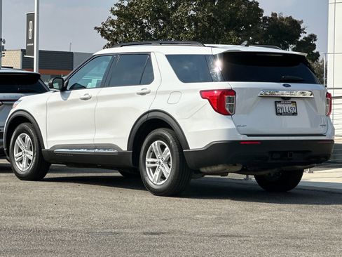 Certified 2022 Ford Explorer XLT w/ Class IV Trailer Tow Package image 6