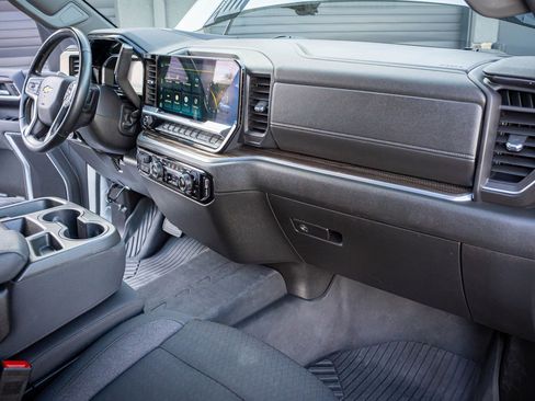 Used 2024 Chevrolet Silverado 2500 LT image 34