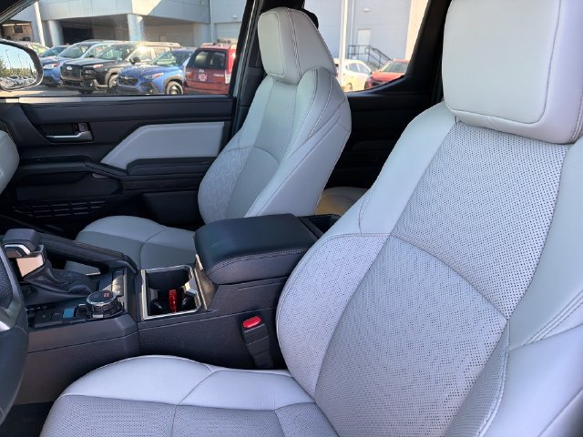 Used 2024 Toyota Tacoma Limited w/ Limited Package (LT) AWD/4WD image 20