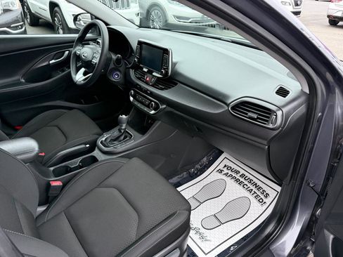 Used 2018 Hyundai Elantra GT image 12