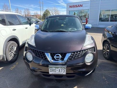 Used 2017 Nissan Juke SV image 2