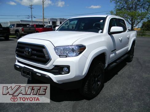 Used 2023 Toyota Tacoma SR5 AWD/4WD image 6