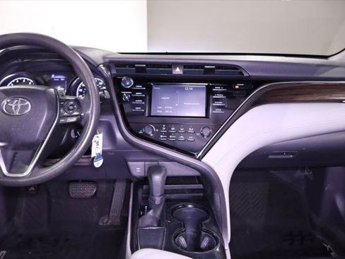 Used 2018 Toyota Camry LE FWD image 24