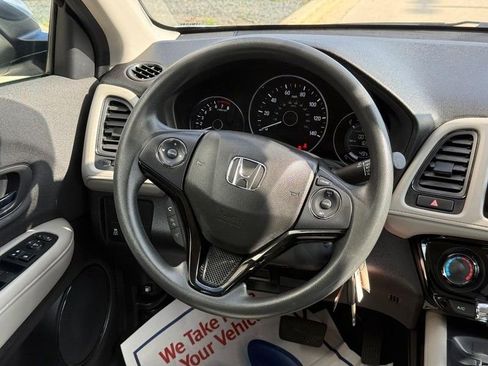 Used 2021 Honda HR-V LX image 14