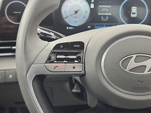 Certified 2024 Hyundai Elantra SEL w/ Convenience Package FWD image 15