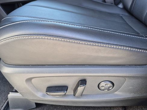 Certified 2025 INFINITI QX60 Luxe w/ Vision Package image 17