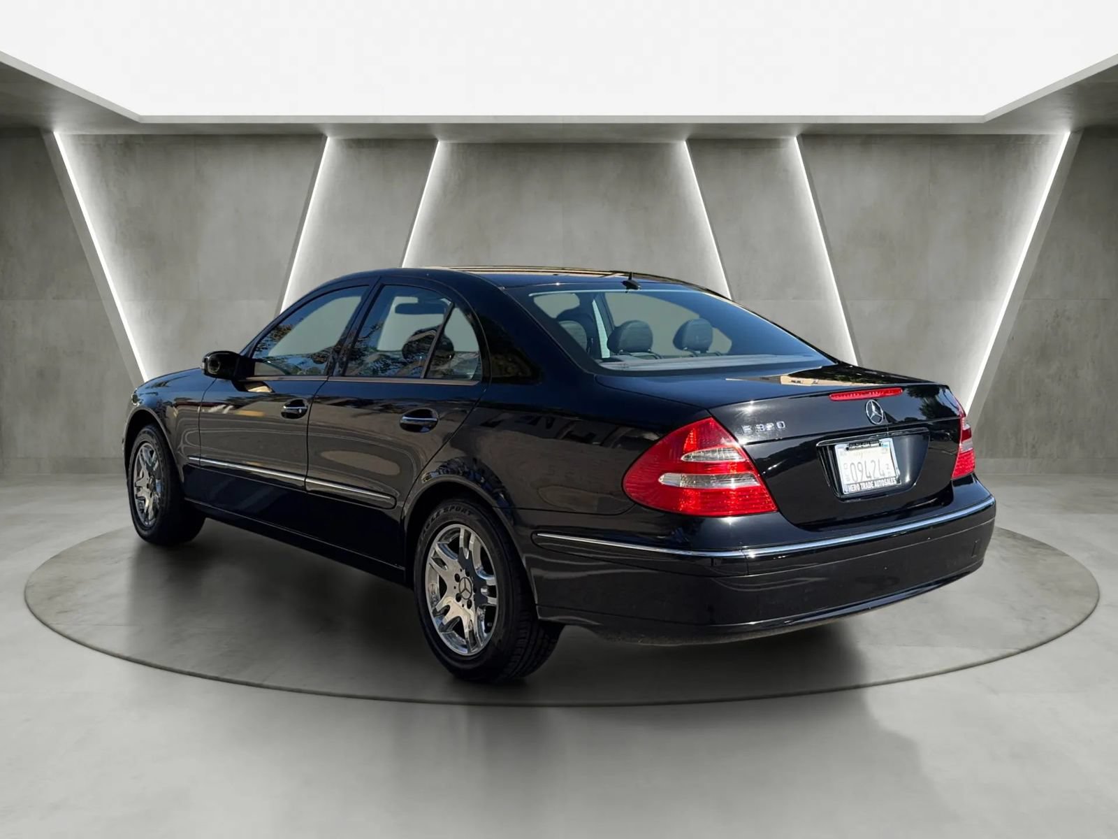 Used 2003 Mercedes-Benz E 320 Sedan image 5