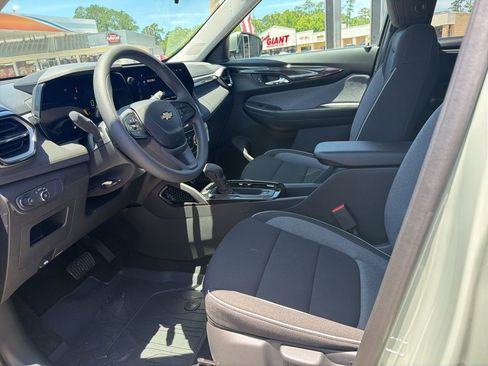 New 2026 Chevrolet TrailBlazer LT w/ Driver Confidence Package FWD image 9